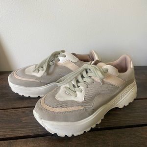 Wild Fable Chunky Sneaker Size 9